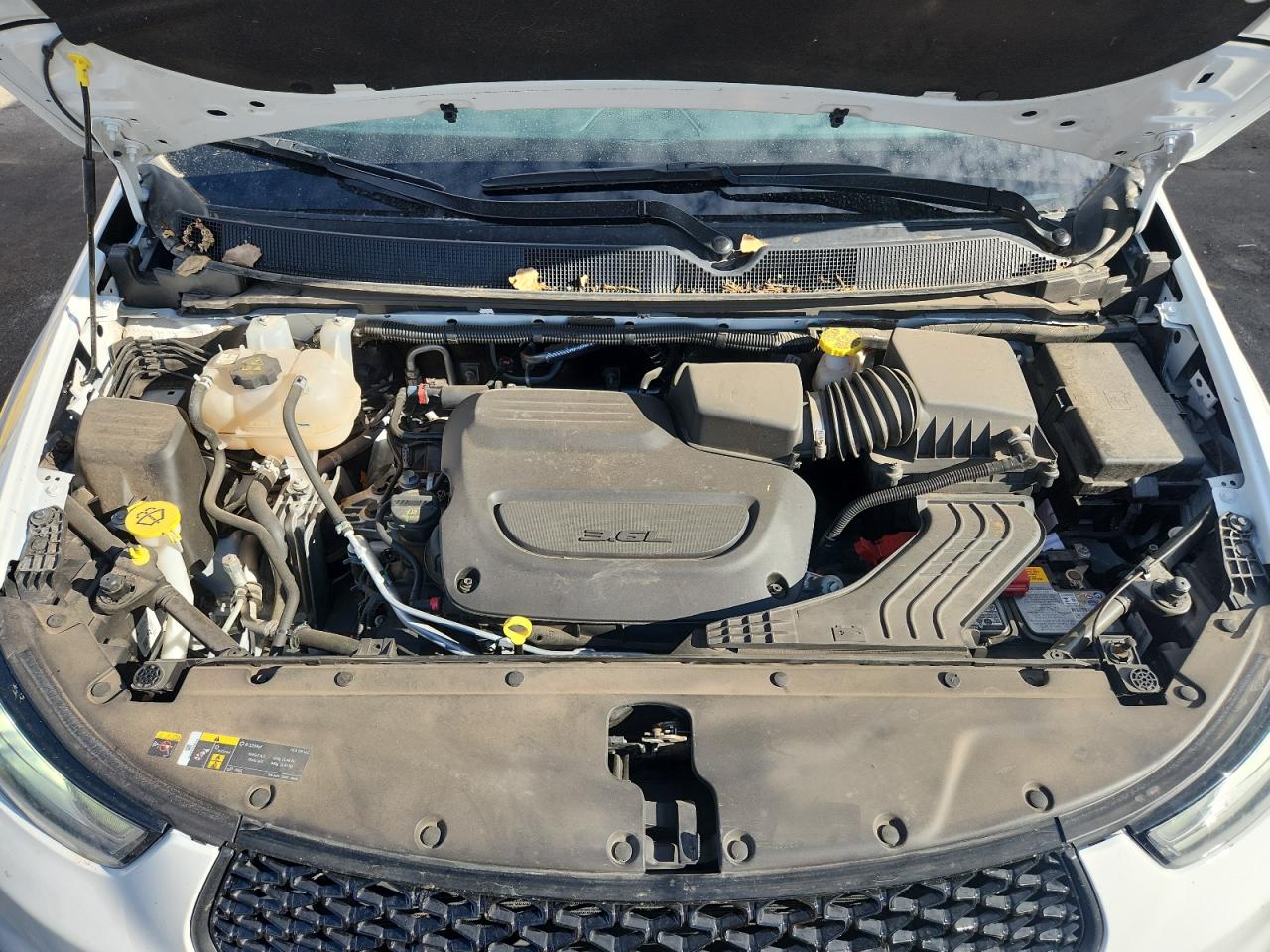 Chrysler Pacifica Touring L Image 8