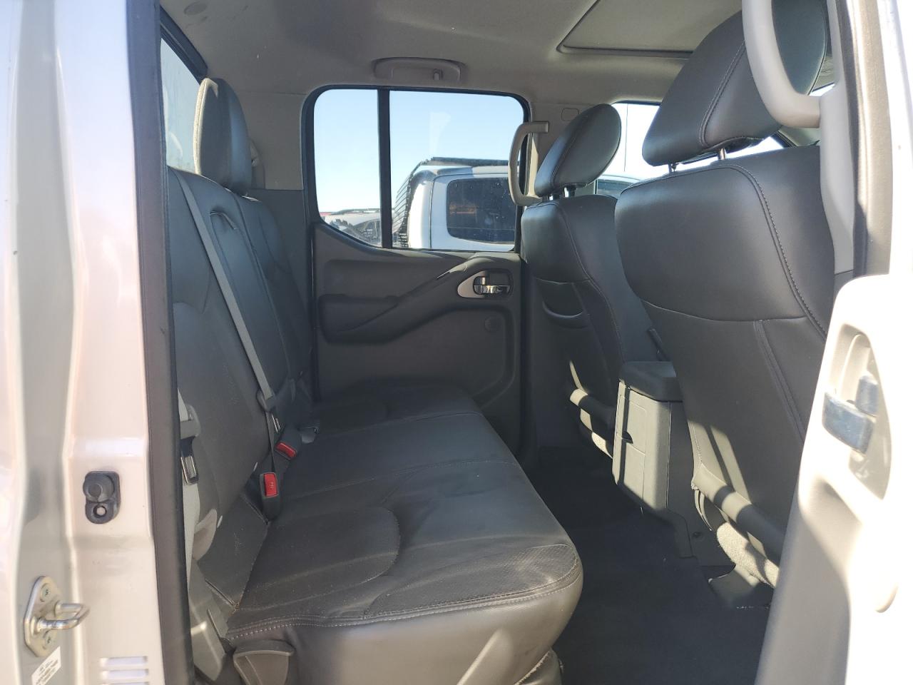 Nissan Frontier S Image 3