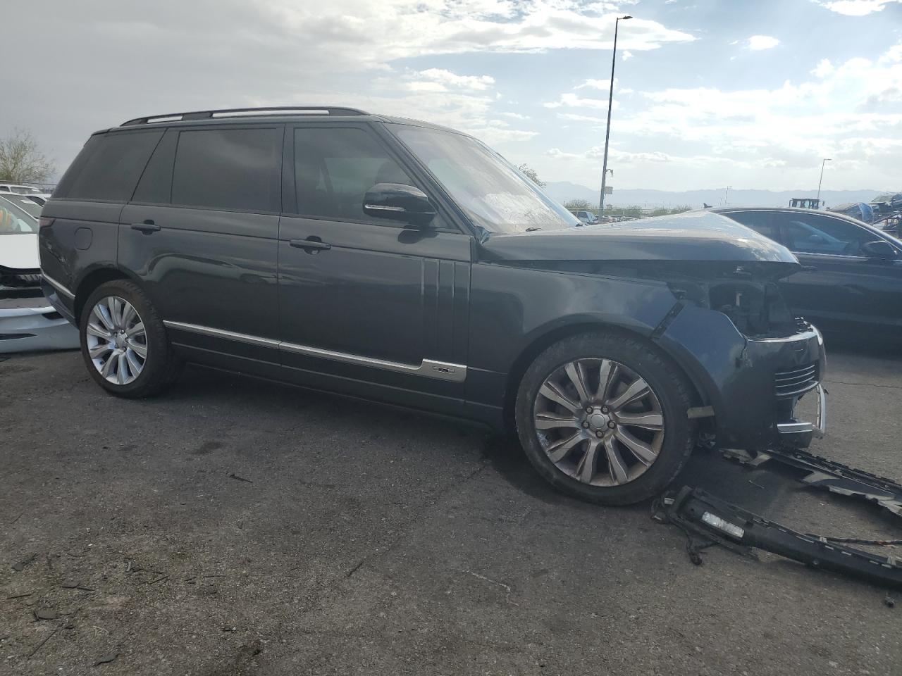 Land Rover Range Rover Supercharged Image 2