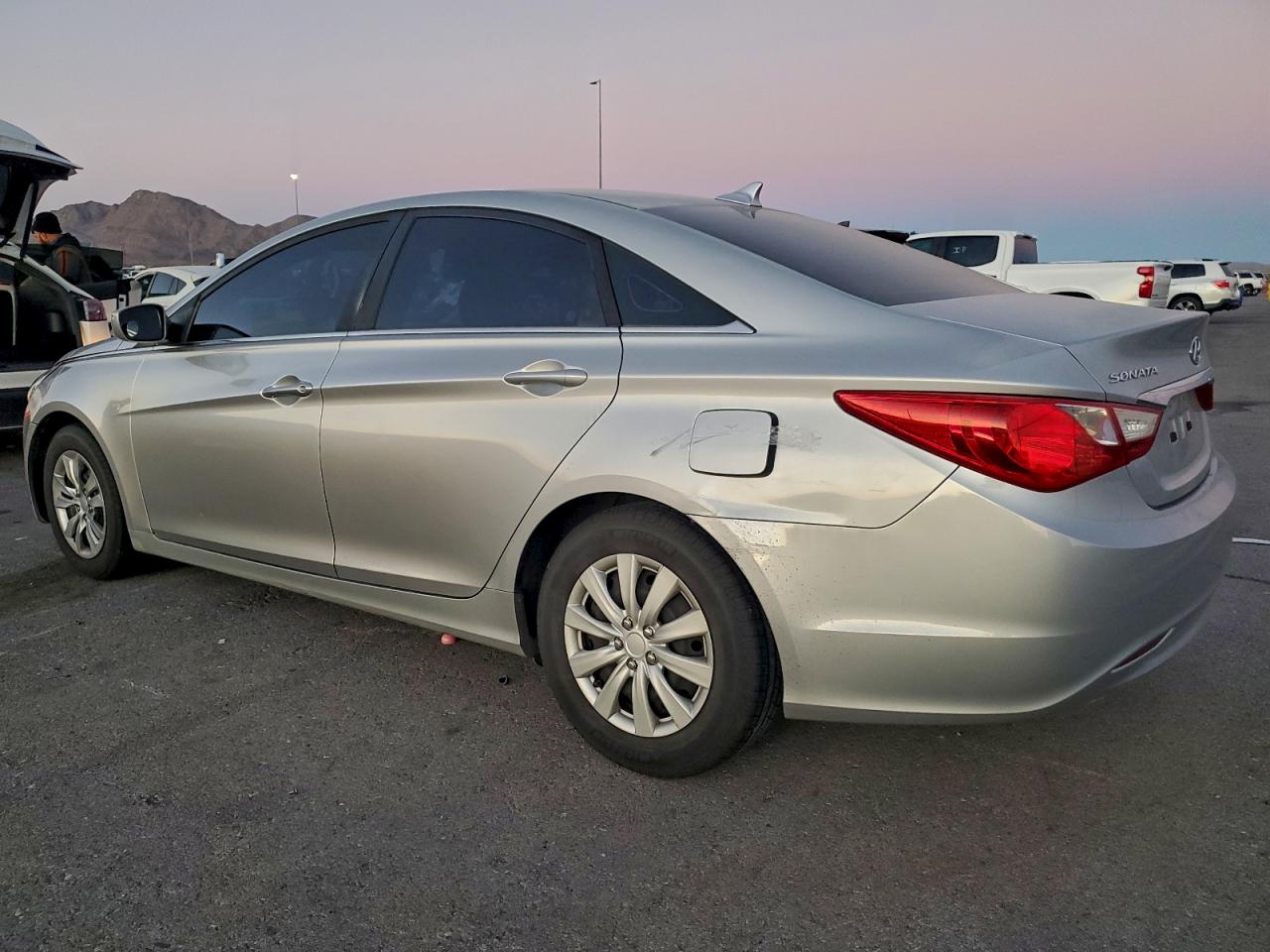 Hyundai SONATA Gls Image 2