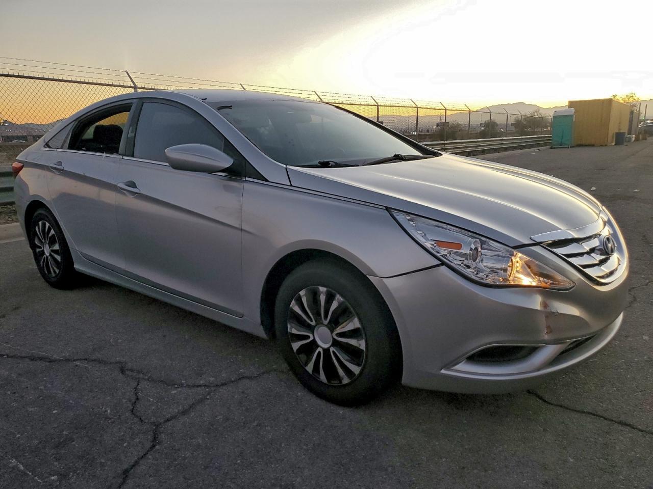 Hyundai SONATA Gls Image 3