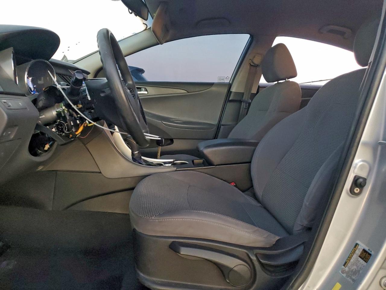 Hyundai SONATA Gls Image 5