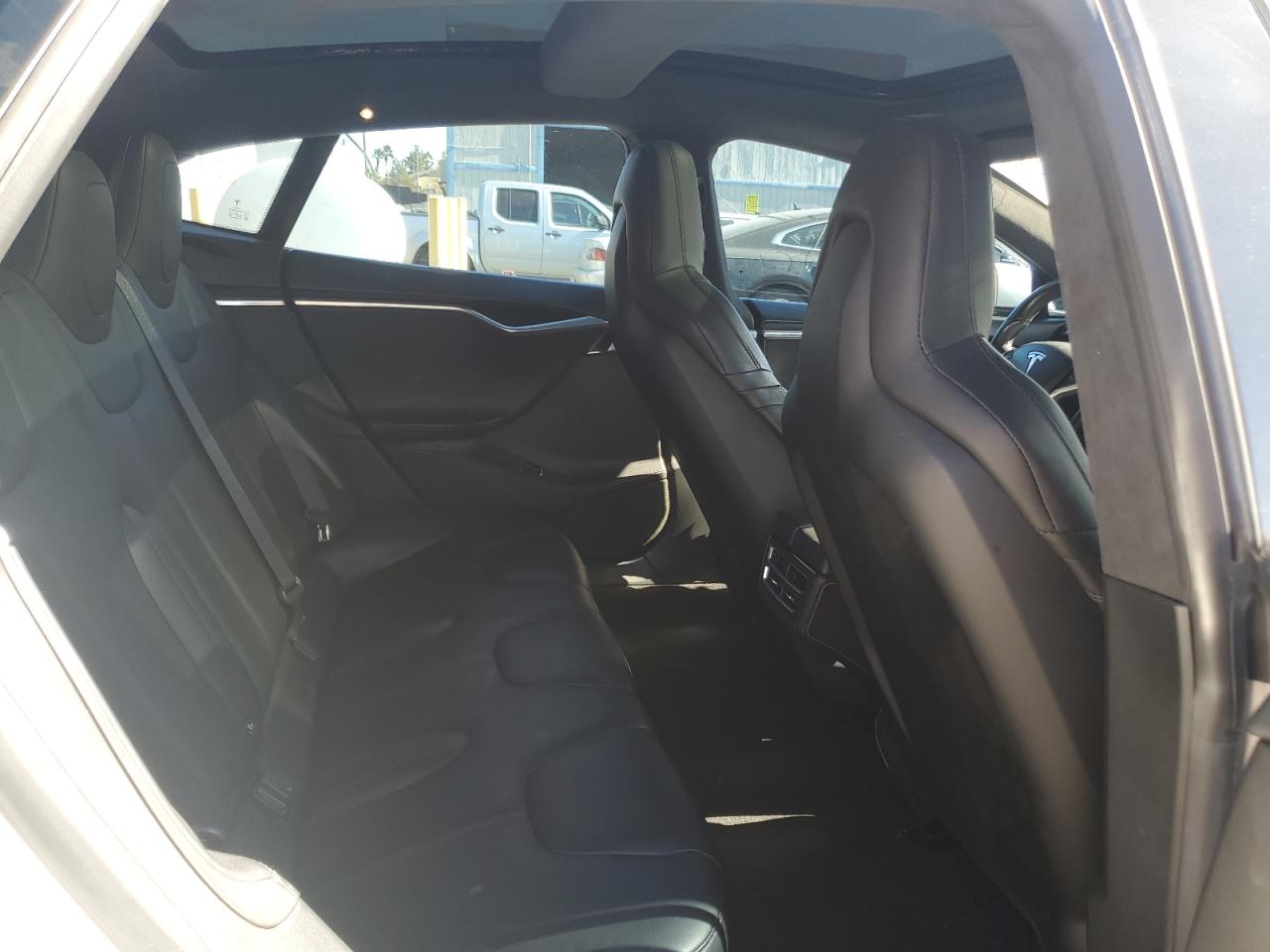 Tesla Model S Image 11