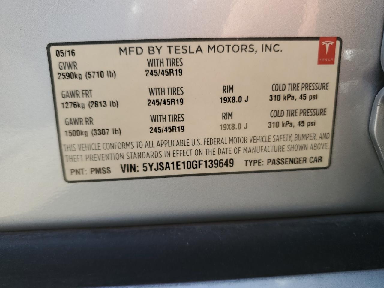 Tesla Model S Image 12