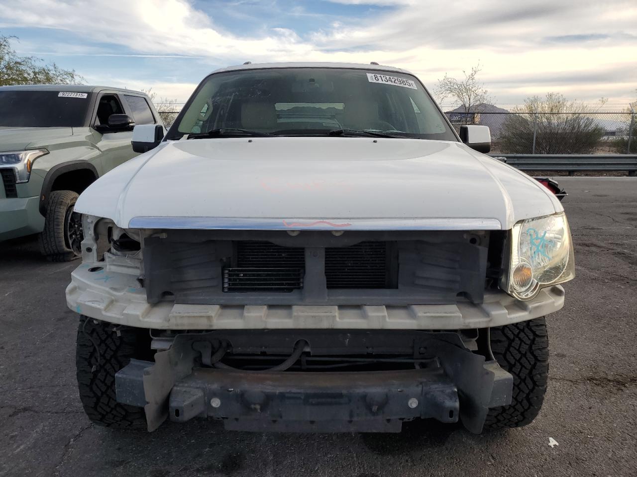 Ford Explorer Eddie Bauer Image 6