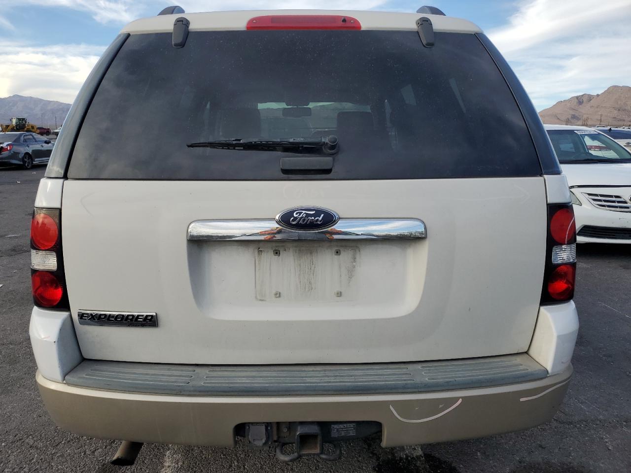 Ford Explorer Eddie Bauer Image 8