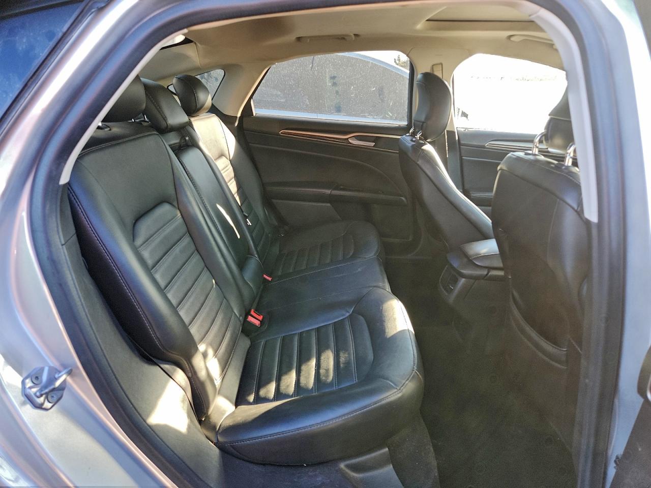 Ford Fusion Se Image 6