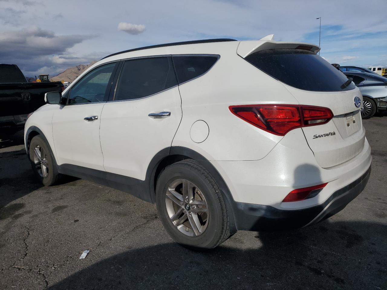 Hyundai SANTA FE Image 4