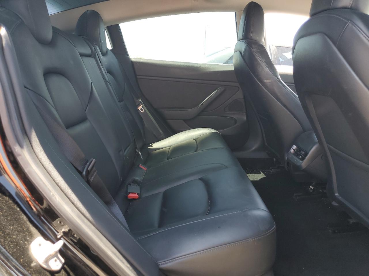 Tesla Model 3 Image 12