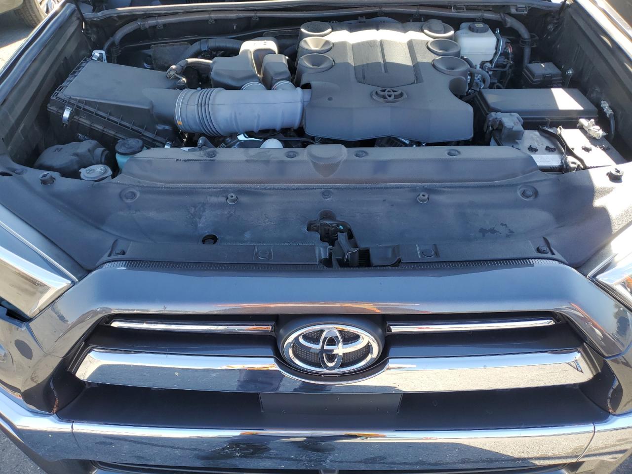 Toyota 4Runner Limited Image 8
