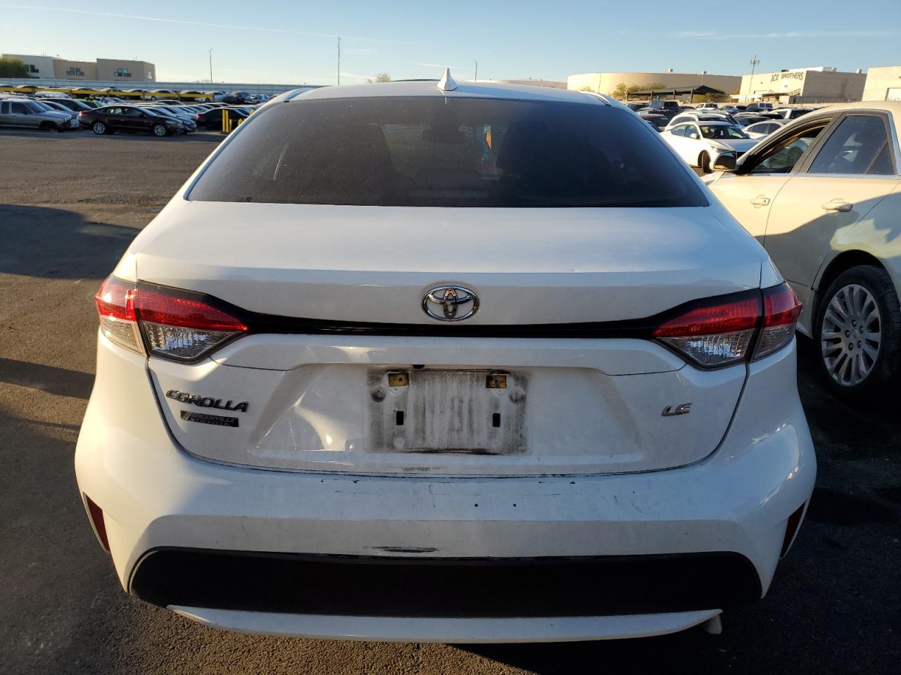 Toyota Corolla Le Image 8