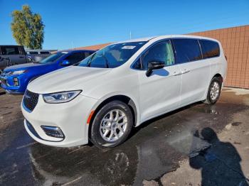  Salvage Chrysler Pacifica