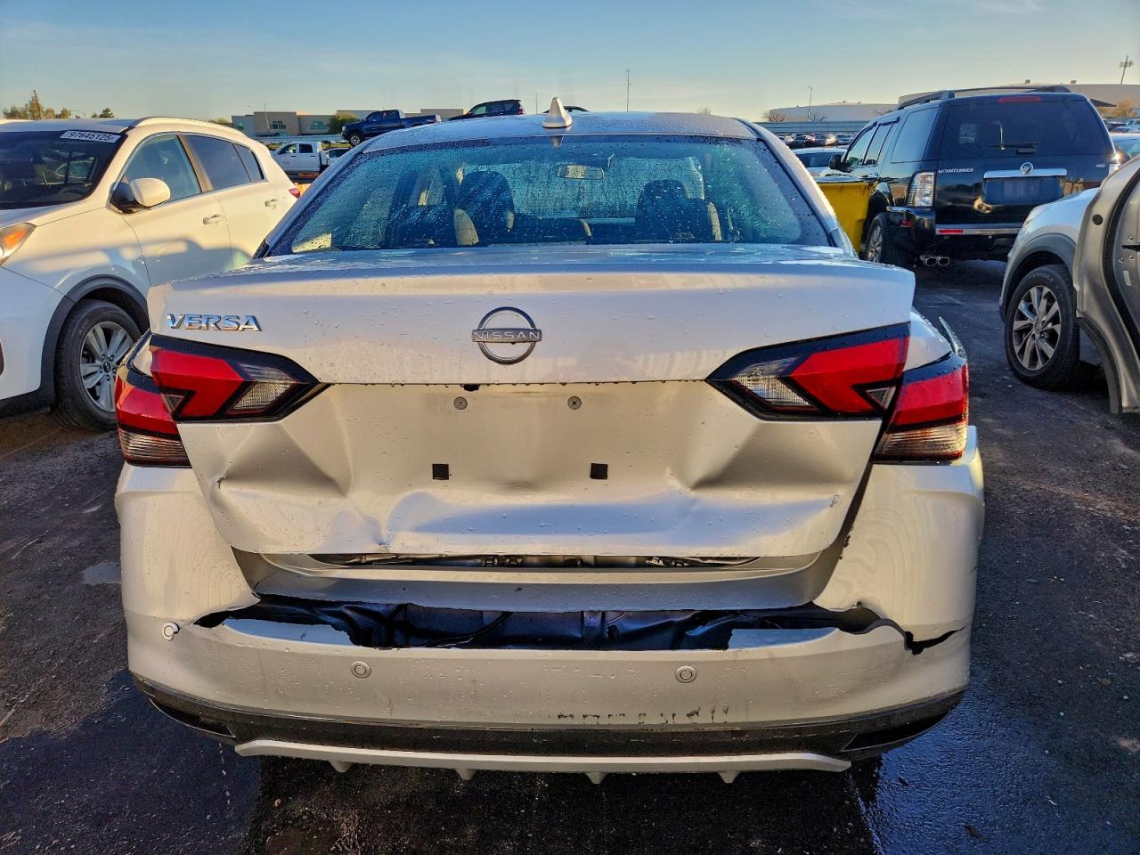 Nissan Versa Sv Image 9