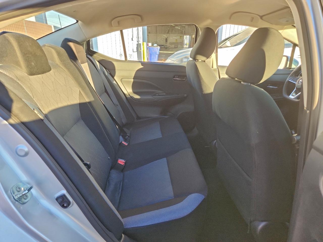 Nissan Versa Sv Image 11