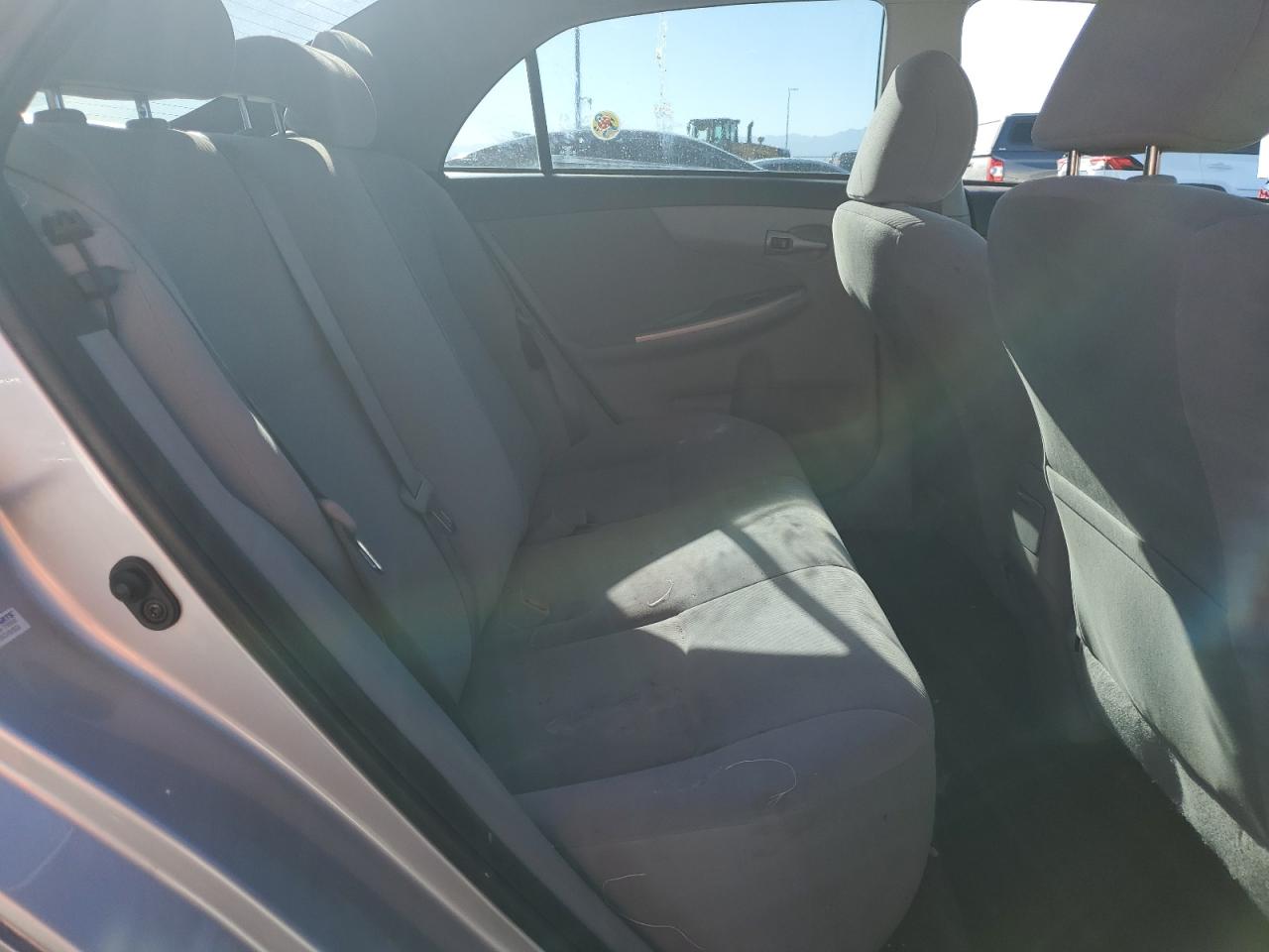 Toyota Corolla Base Image 6