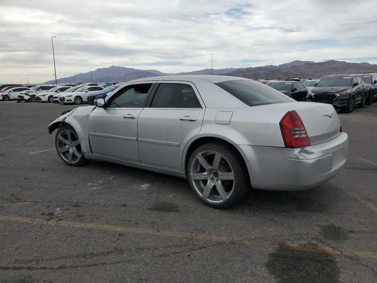 Chrysler 300 Image 4