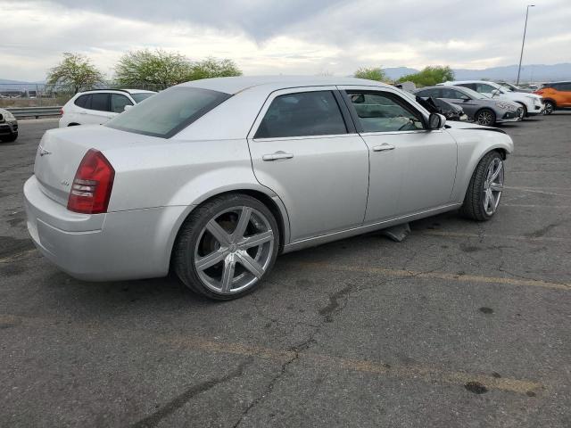 Chrysler 300 Image 6