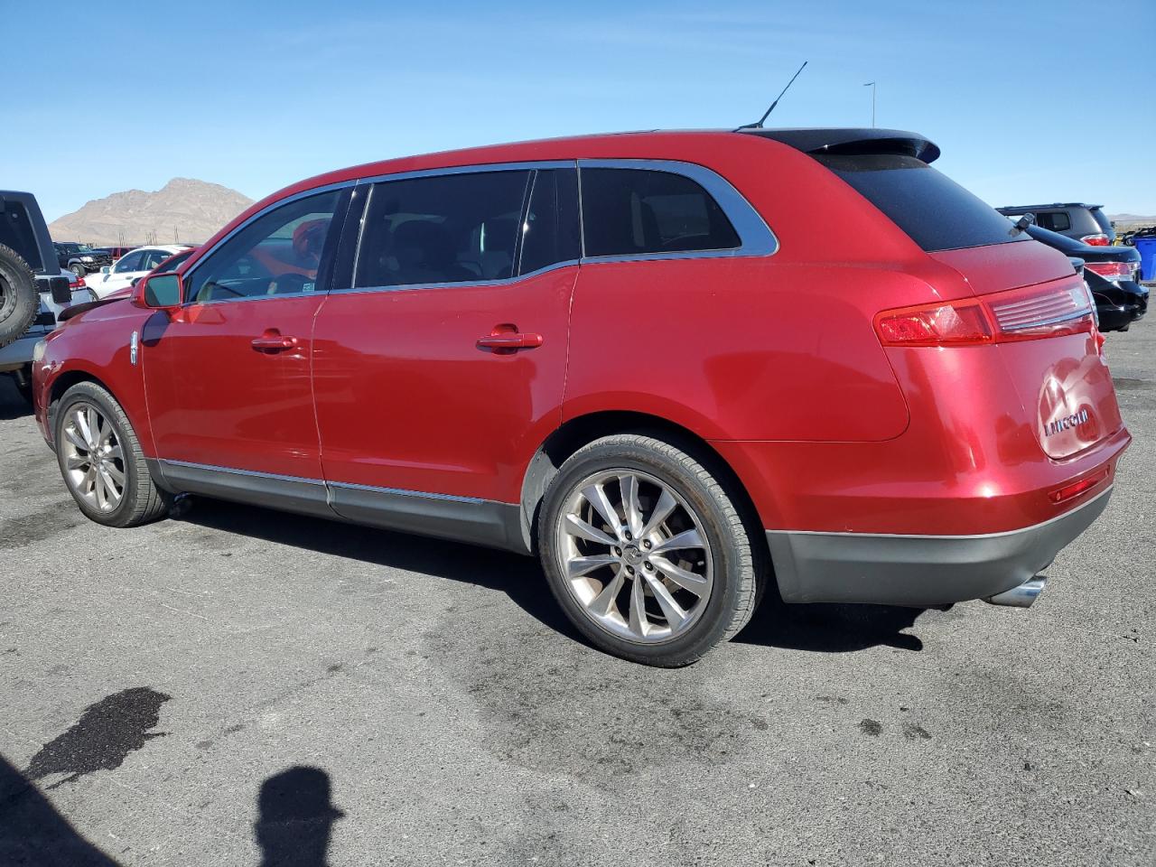 Lincoln MKT Image 2