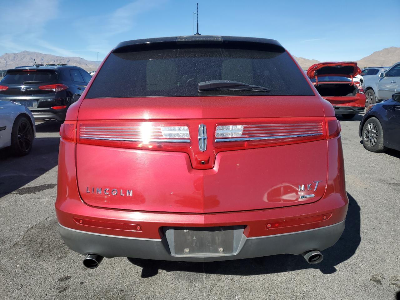 Lincoln MKT Image 8
