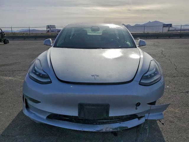 Tesla Model 3 Image 6