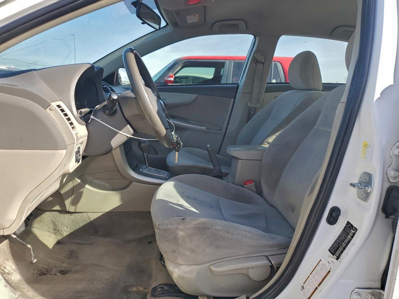 Toyota Corolla Base Image 8