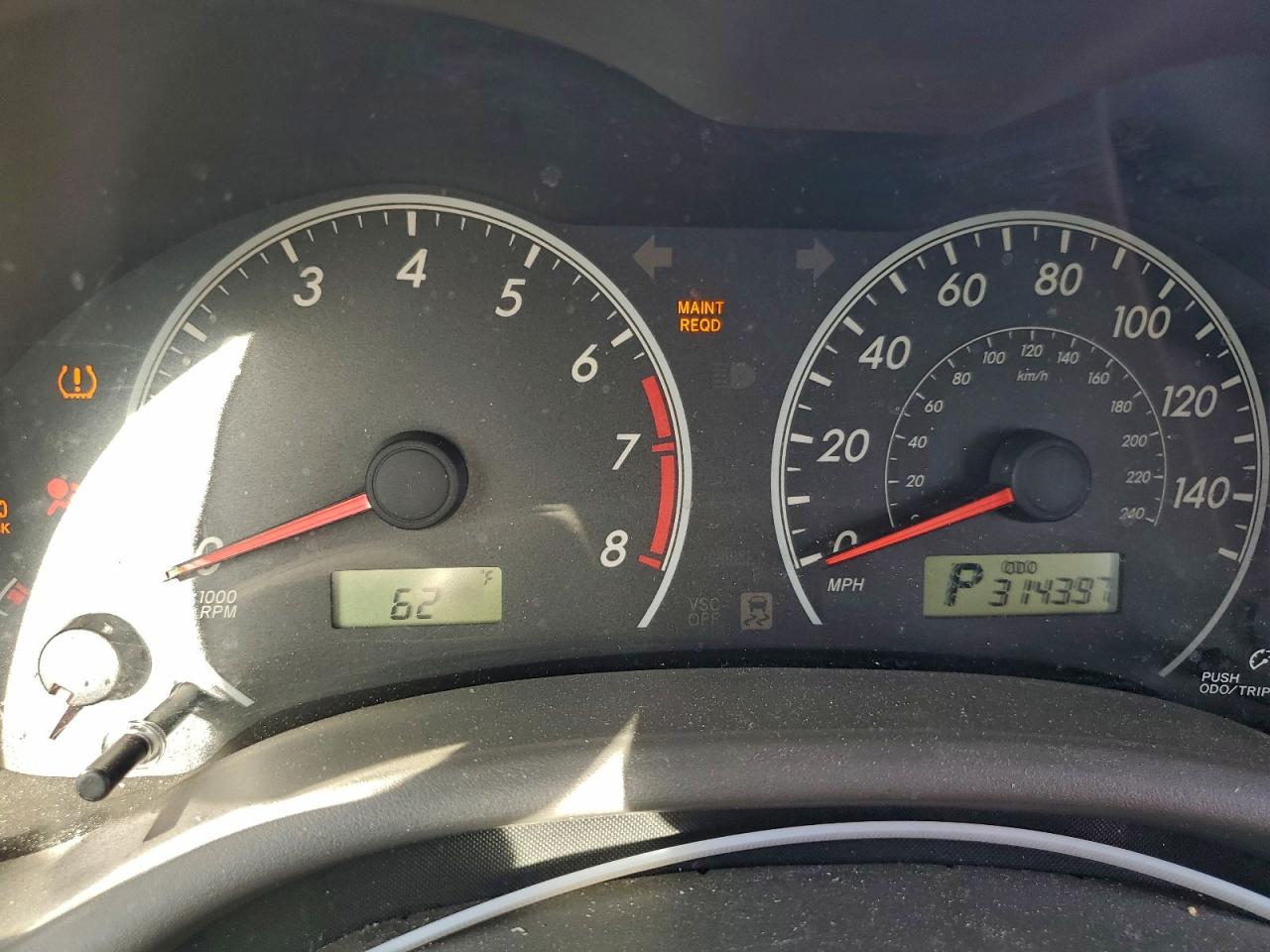 Toyota Corolla Base Image 9