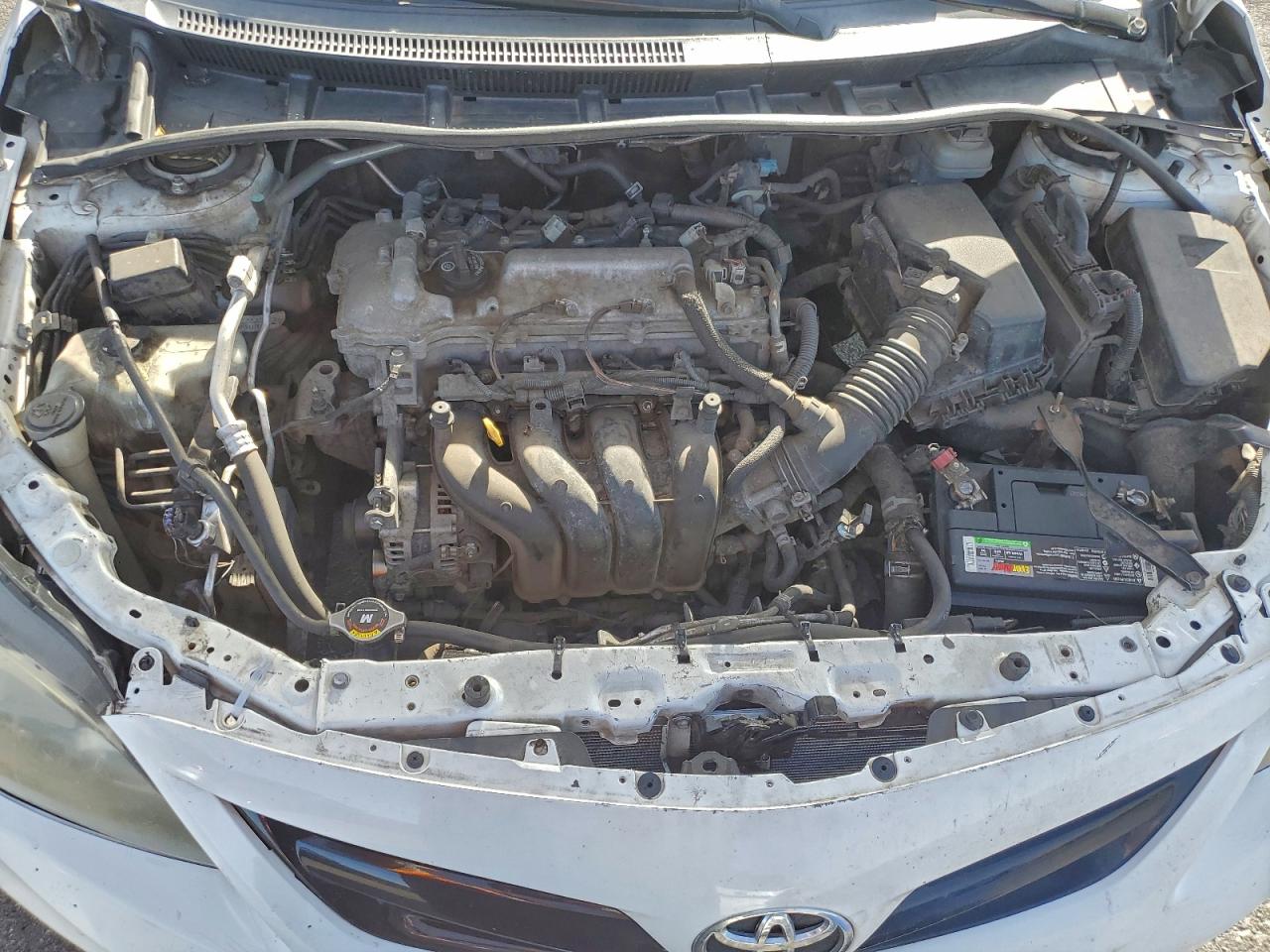 Toyota Corolla Base Image 11