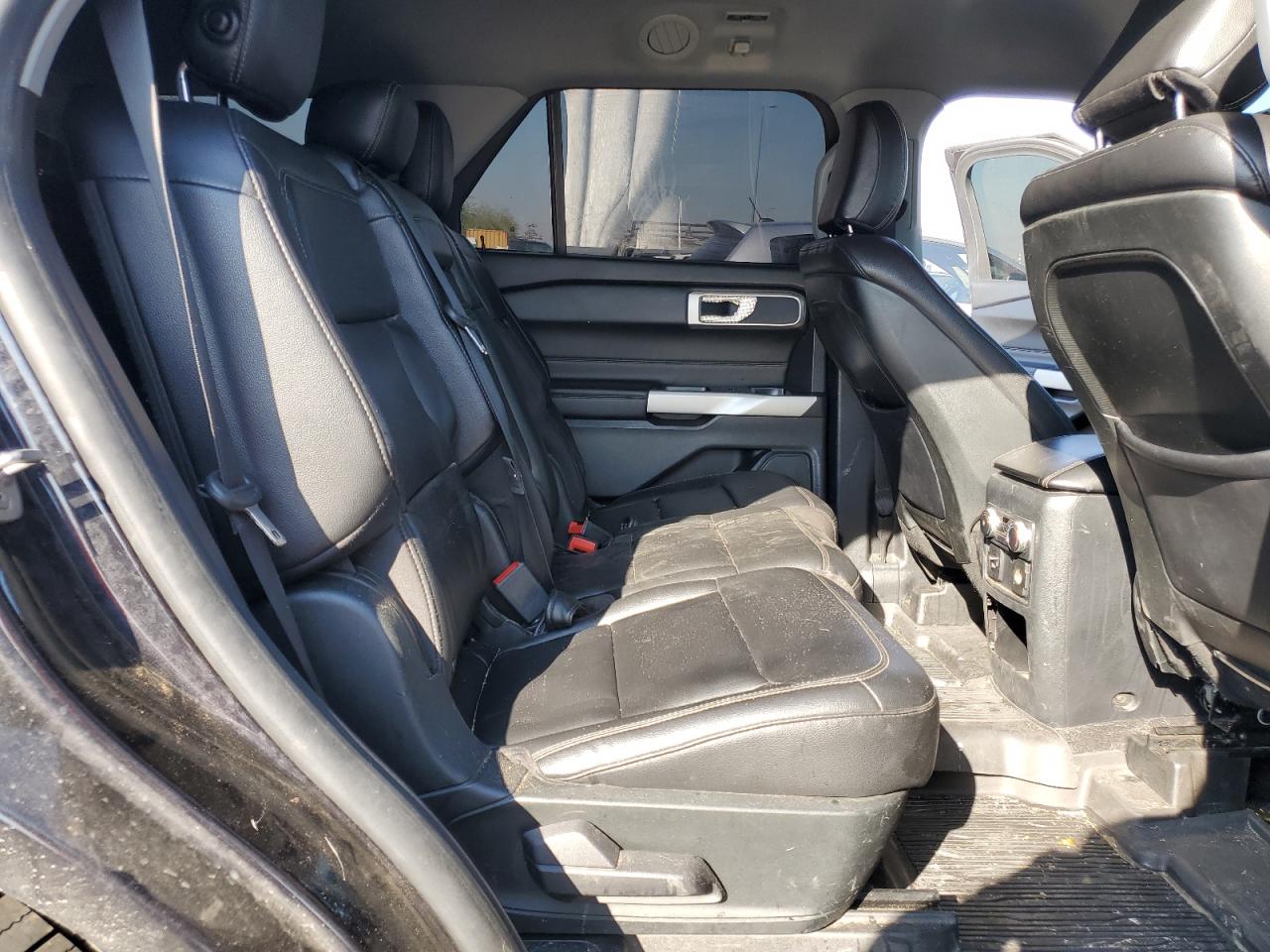 Ford Explorer Xlt Image 10