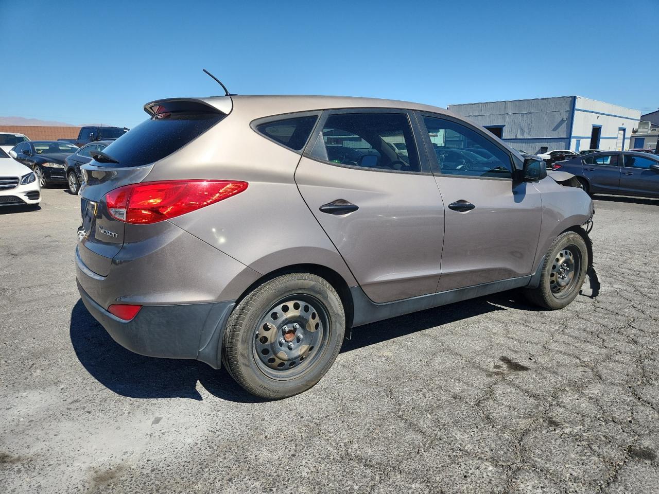 Hyundai TUCSON Gl Image 4