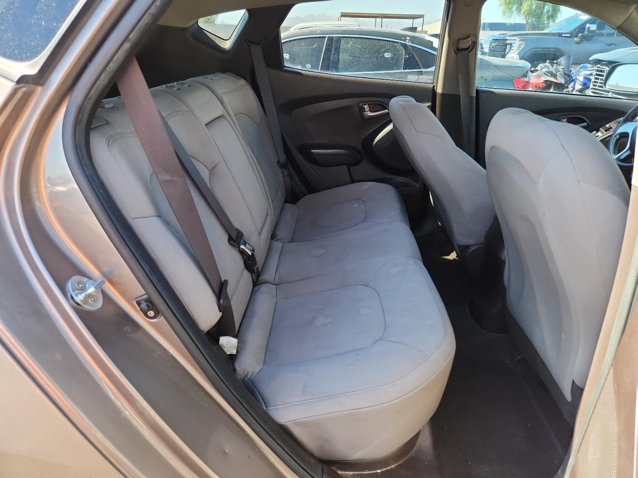 Hyundai TUCSON Gl Image 6