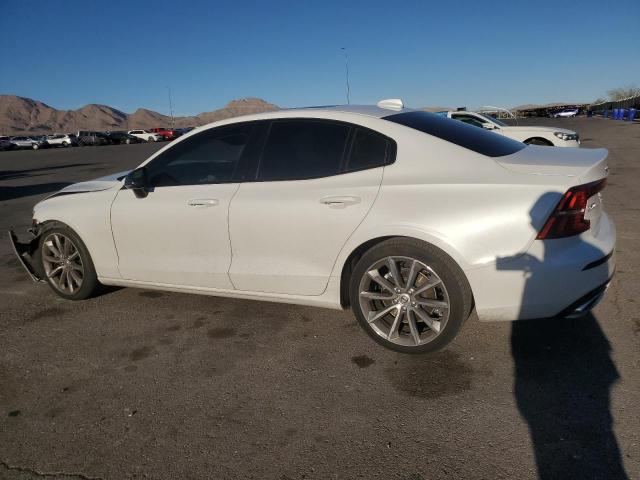 Volvo S60 T5 Momentum Image 10