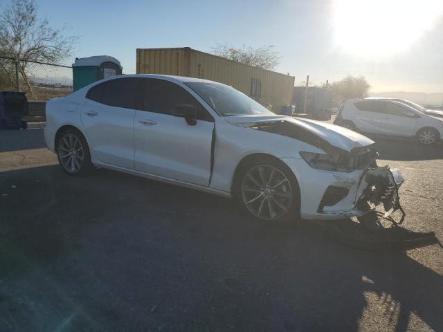 Volvo S60 T5 Momentum Image 3