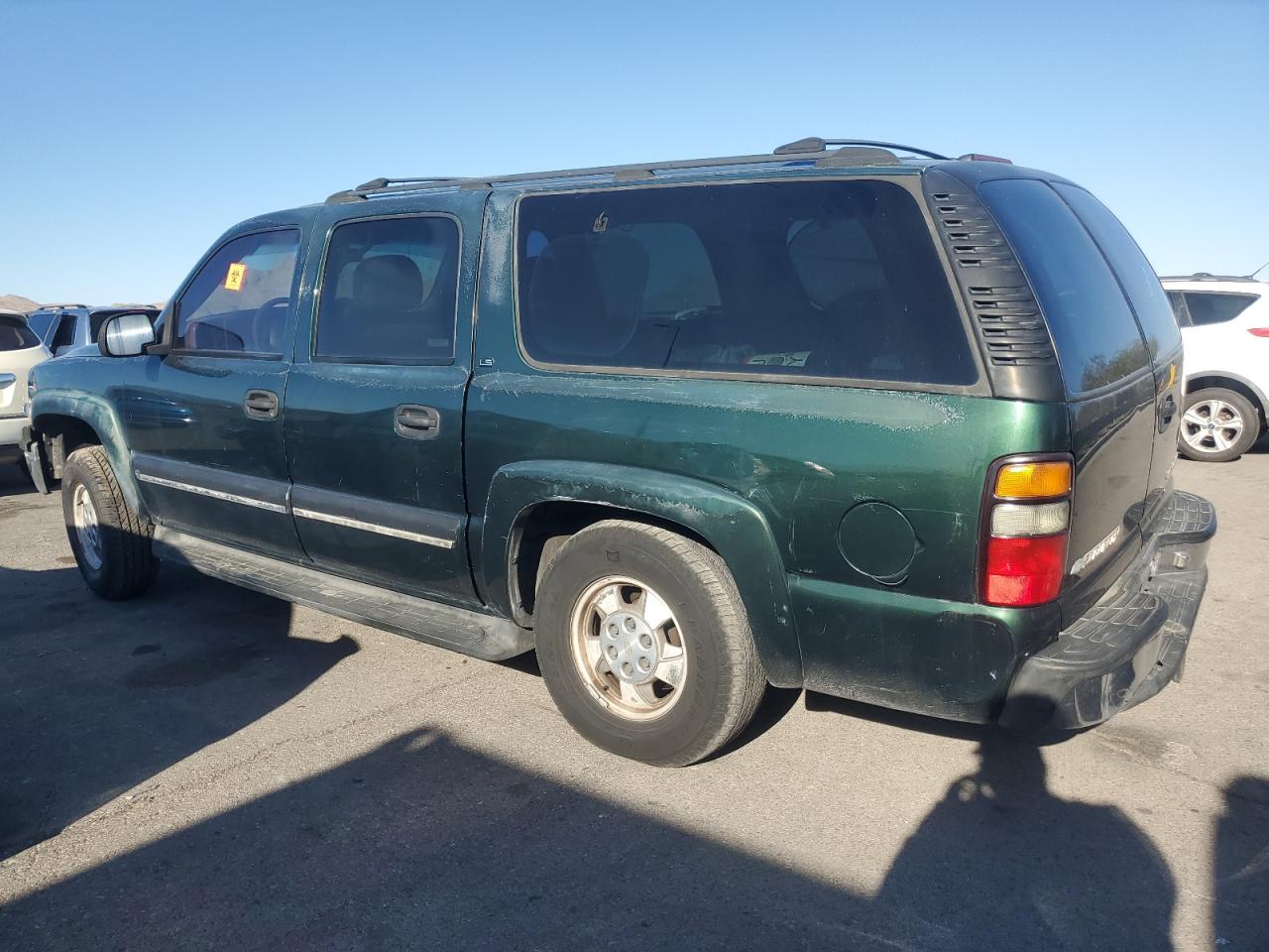 Chevrolet Suburban C1500 Image 4