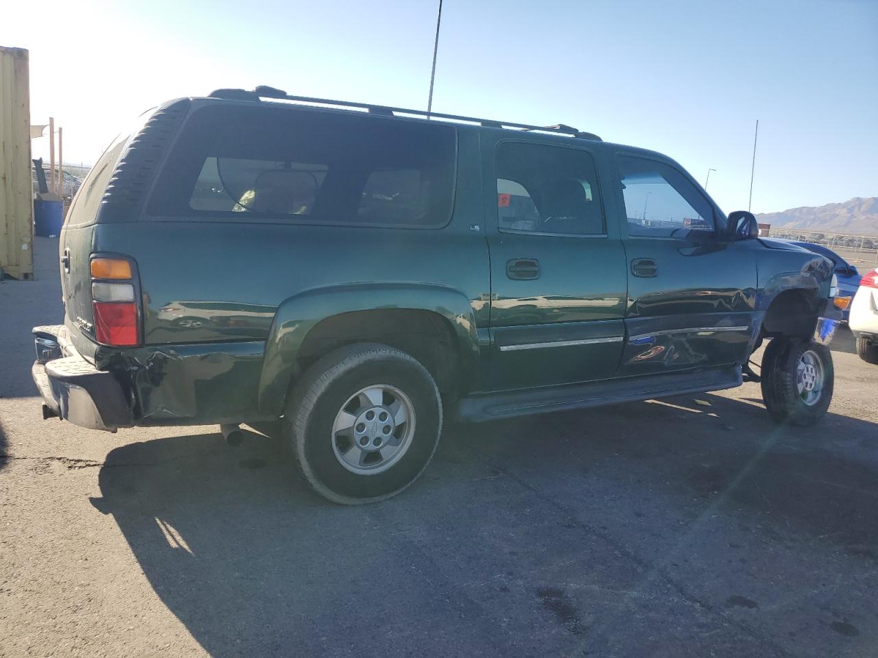 Chevrolet Suburban C1500 Image 5