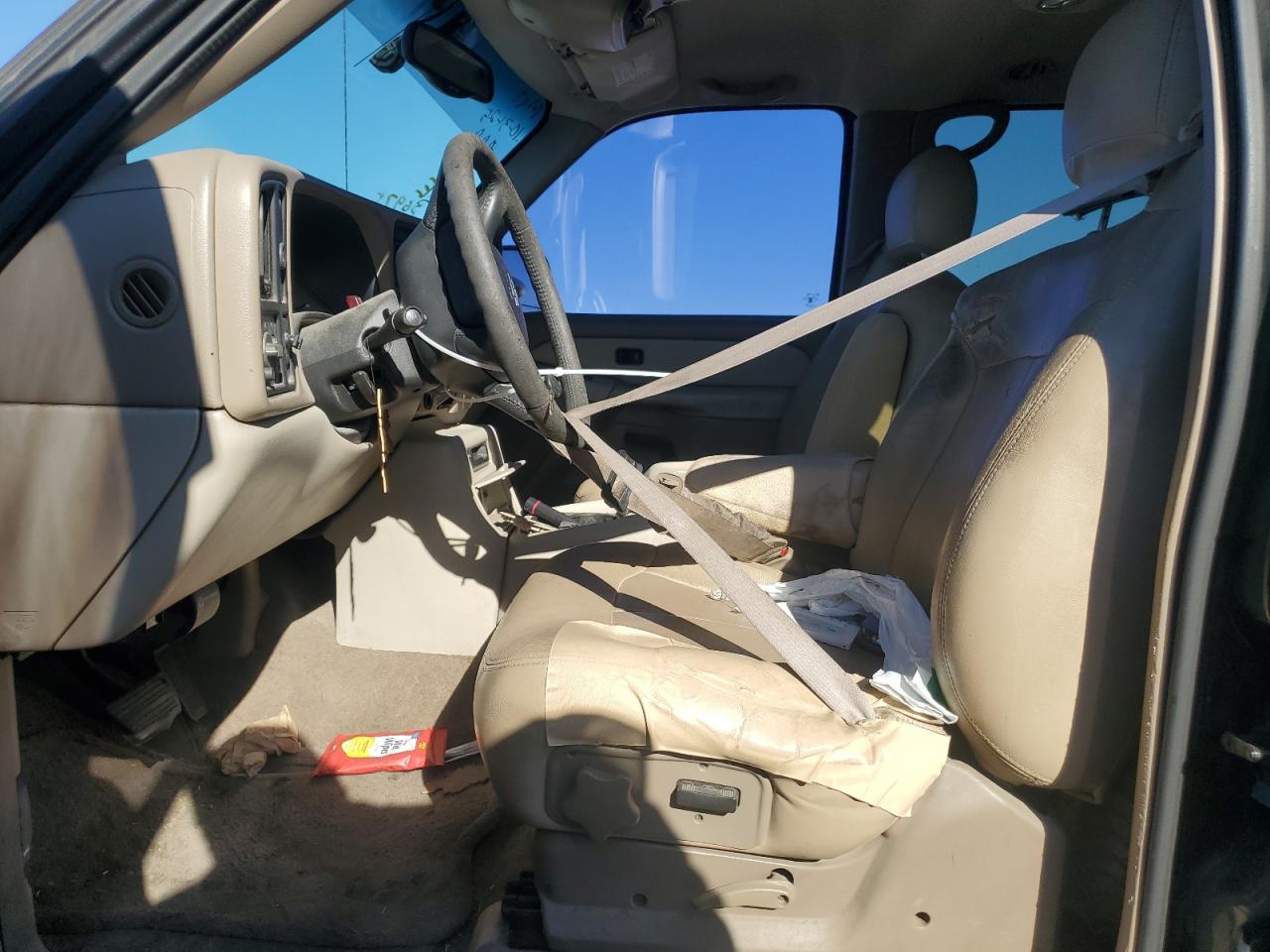 Chevrolet Suburban C1500 Image 7