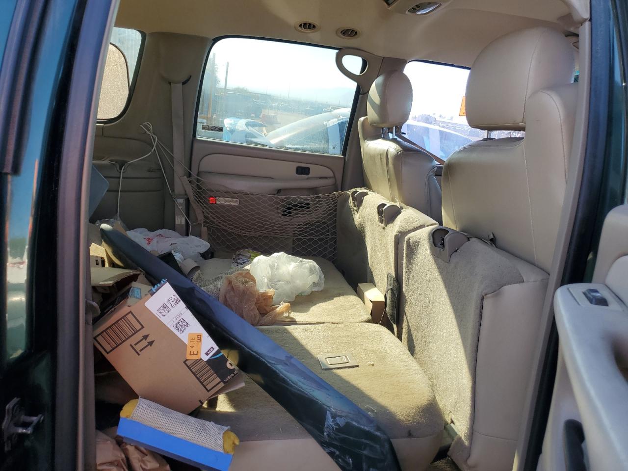 Chevrolet Suburban C1500 Image 12