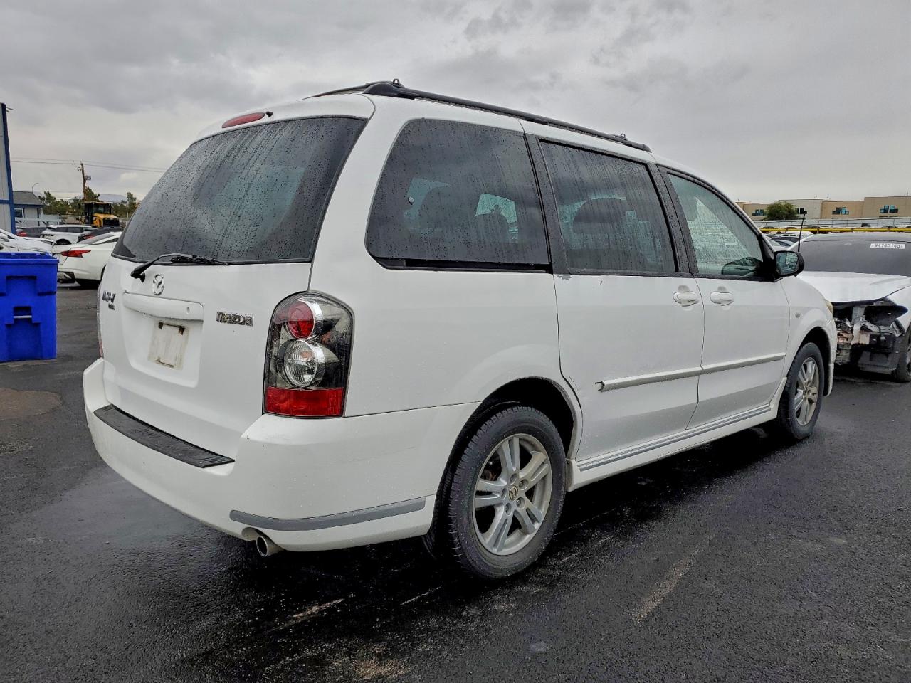 Mazda MPV Wagon Image 4