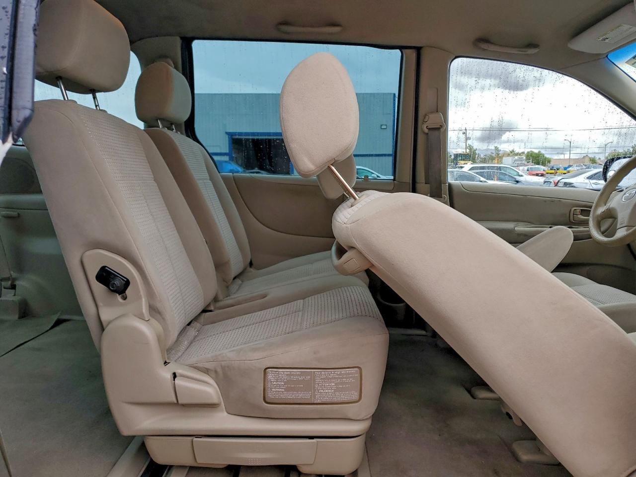 Mazda MPV Wagon Image 5