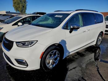  Salvage Chrysler Pacifica