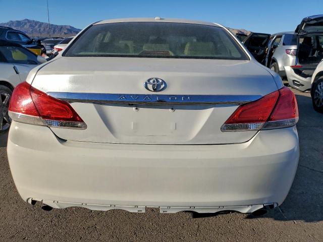 Toyota Avalon Base Image 5