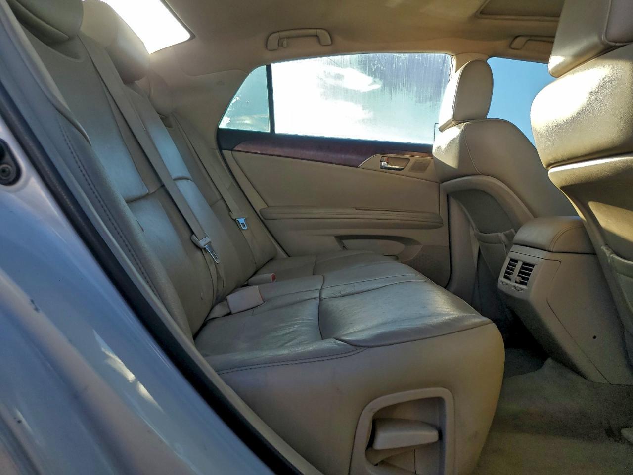 Toyota Avalon Base Image 8