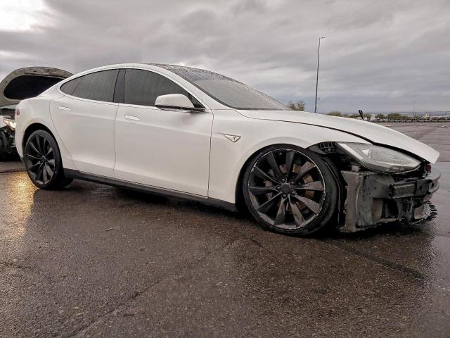 Tesla Model S Image 8