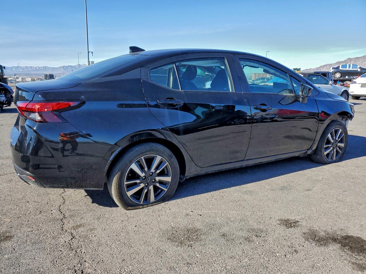 Nissan Versa Sv Image 3