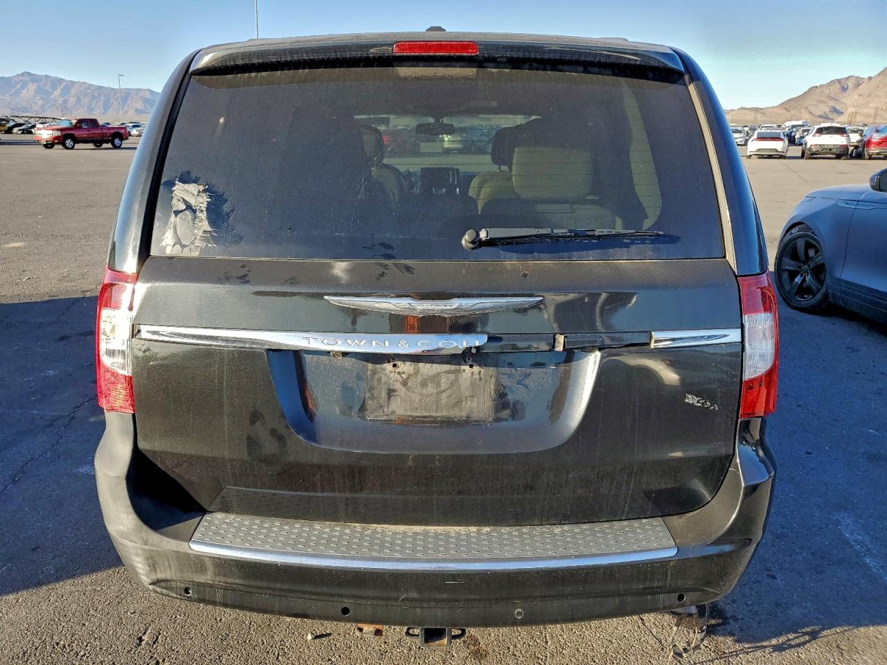 Chrysler Minivan Touring L Image 2