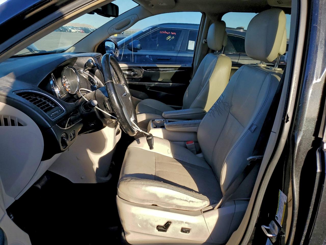 Chrysler Minivan Touring L Image 6