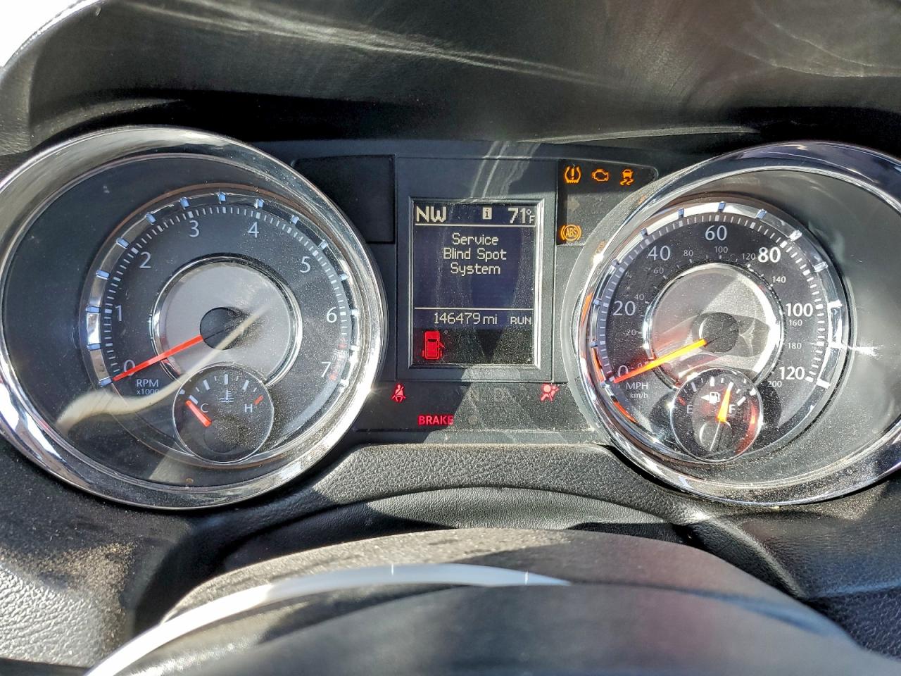 Chrysler Minivan Touring L Image 9