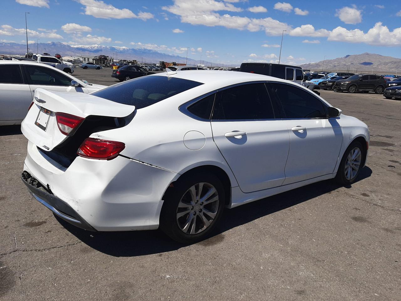 Chrysler 200 Limited Image 6