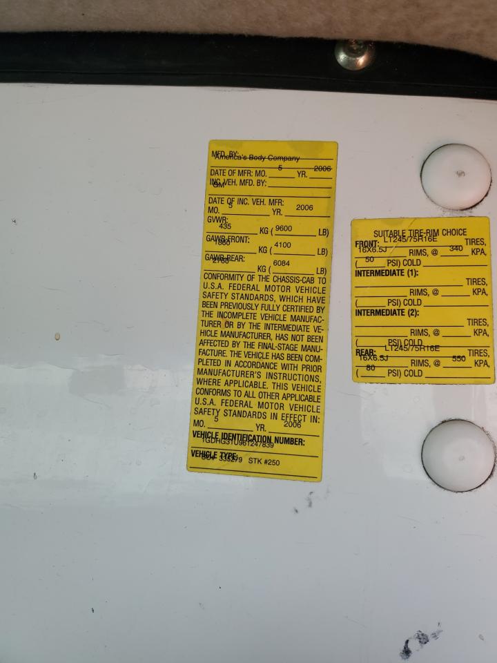 GMC Savana Cutaway G3500 Image 13
