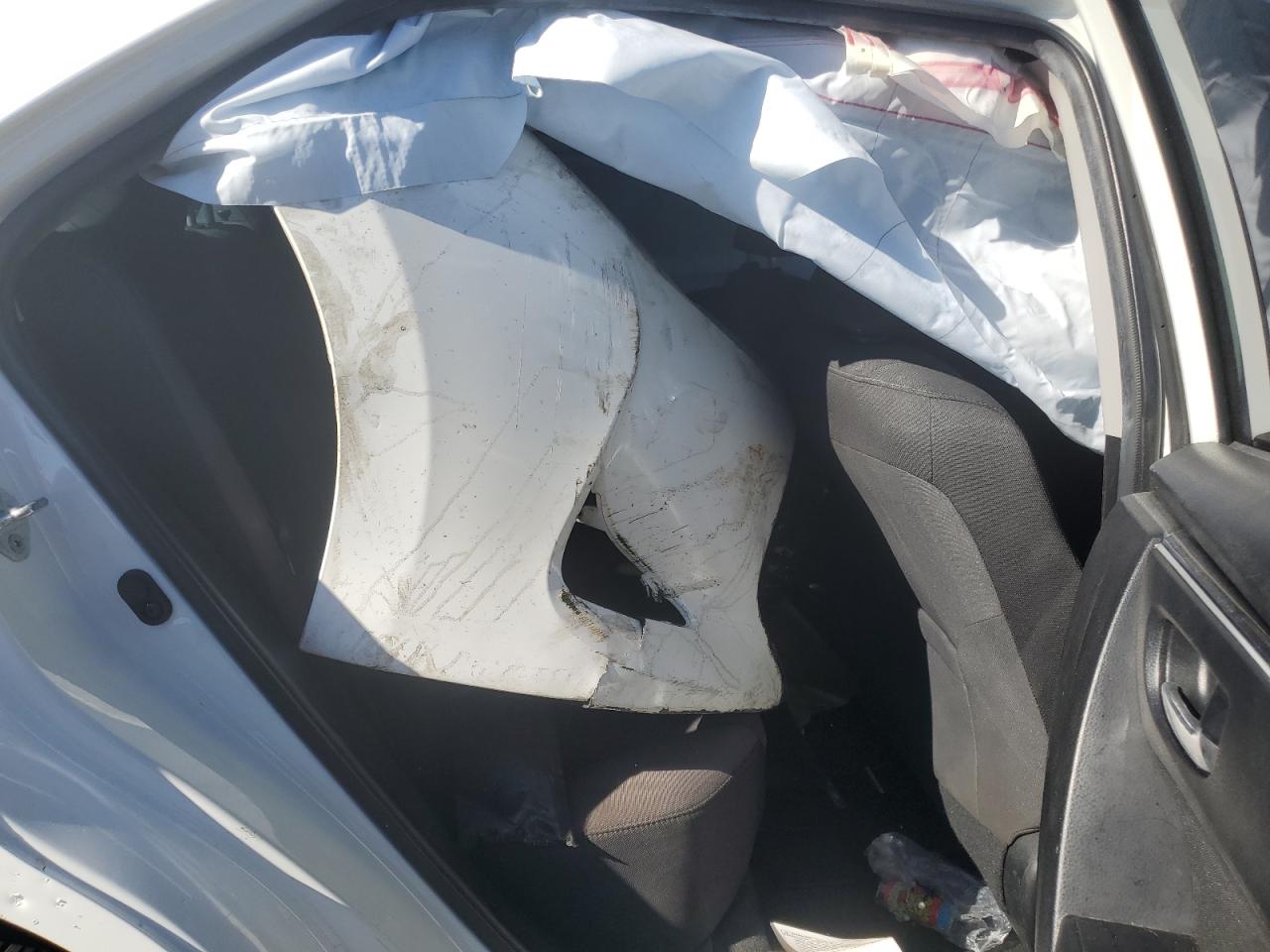 Toyota Corolla L Image 5