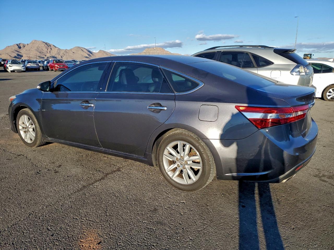 Toyota Avalon Base Image 12